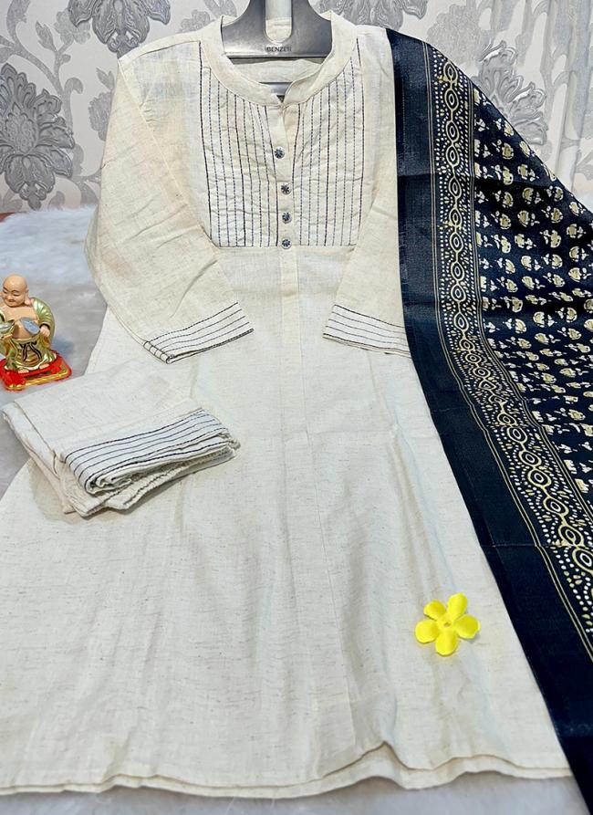 Cotton White Casual Wear Thread Work Readymade Kurti Set